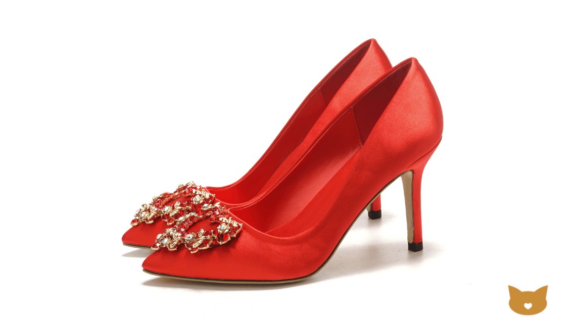 ¿Qué significa casarse con zapatos para novia rojos?